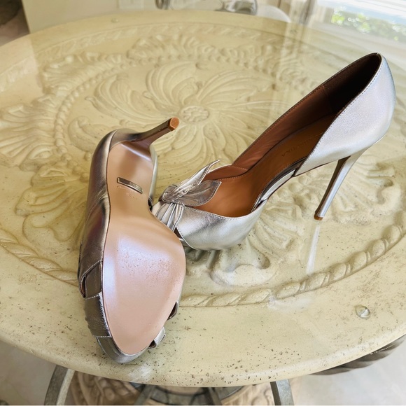 NEW! Badgley Mischka silver shoes, New - Picture 4 of 7